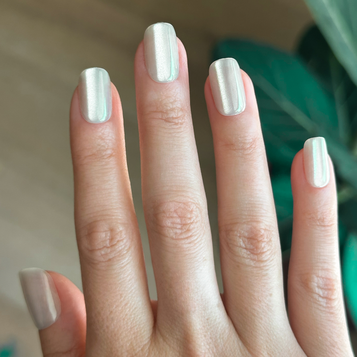 Cream Velvet - Press-On | Short | Squoval soft white short squoval false nails with shimmering velvet finish for easy at-home mani