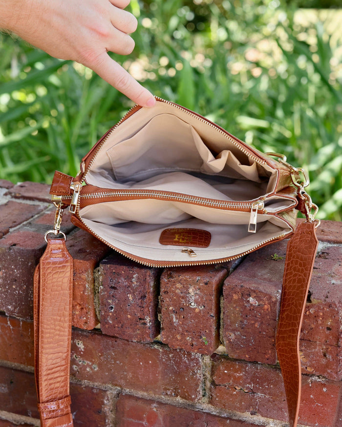 Ariana Crossbody Saddle LD: Default