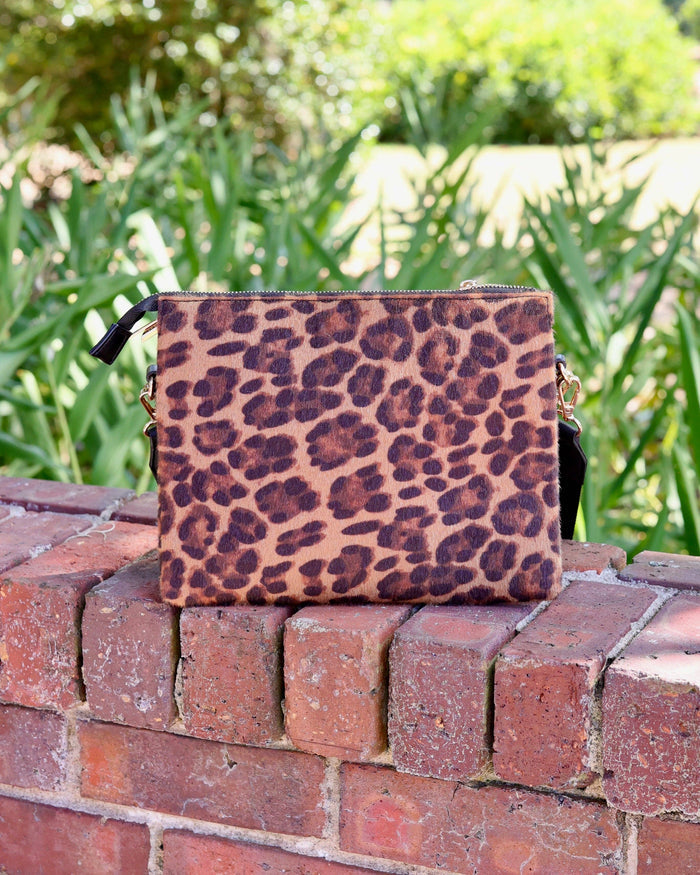 Ariana Crossbody Spotted Saddle: Default