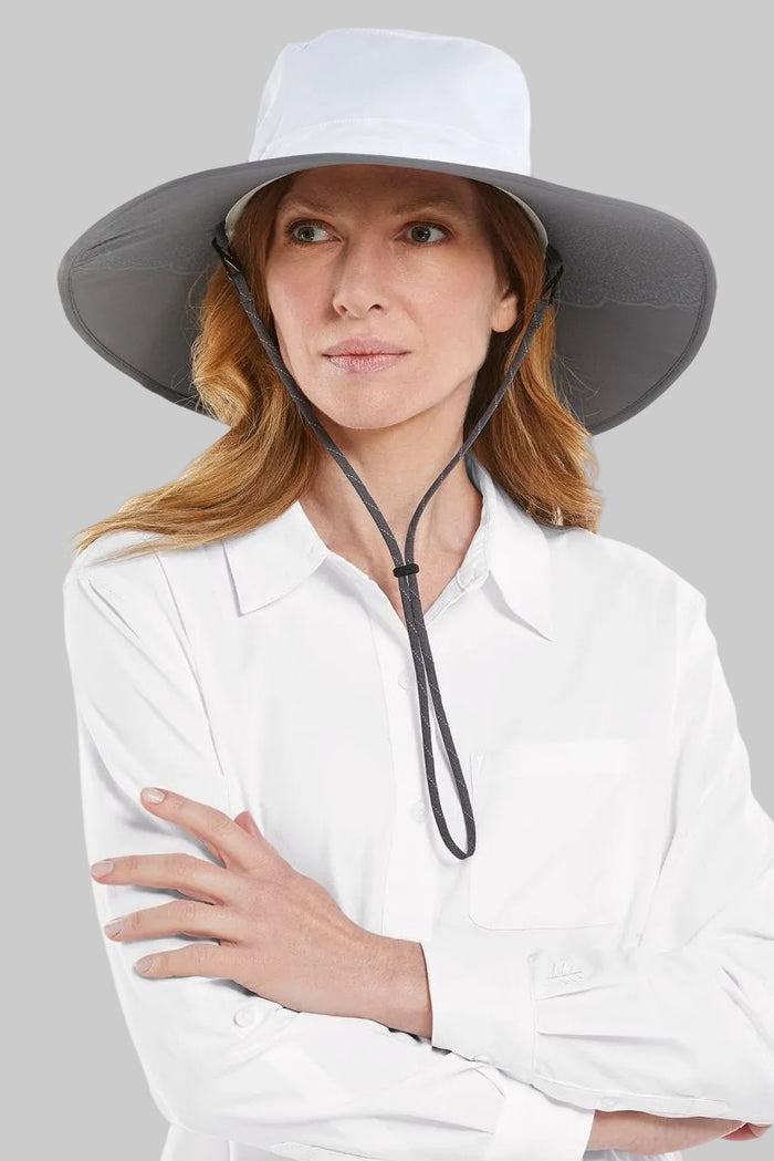 Color_White/Carbon Travel Medallion