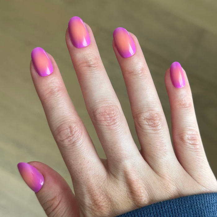 Grape Aura - Press-On | Short | Round short round false nails with glossy candy grape pink aura effect for easy at-home mani