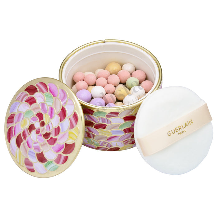 Météorites Light-Revealing Pearls of Powder