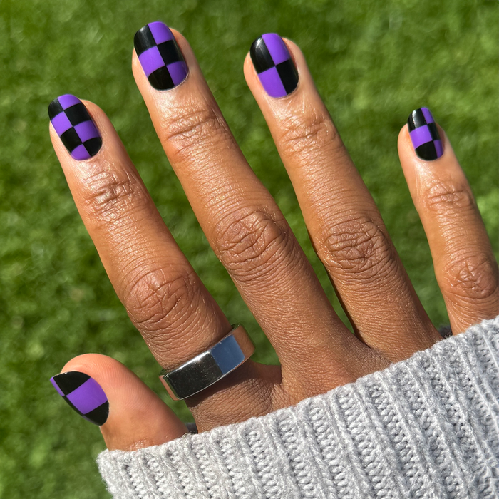 Purple Checker Party | Short | Squoval - Tab Press-On