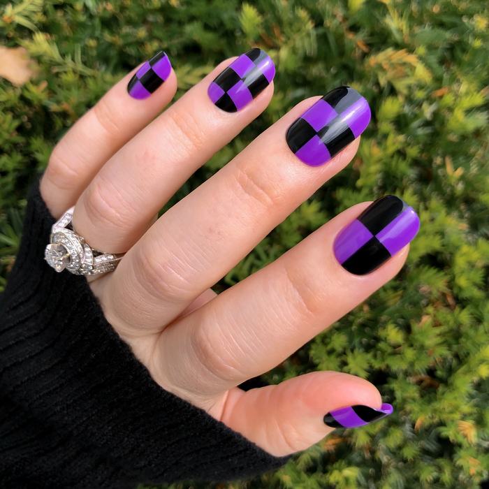 Purple Checker Party | Short | Squoval - Tab Press-On