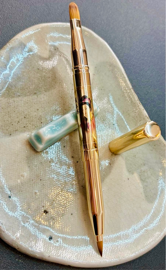 San Chun Lin Retractable Lip Brush
