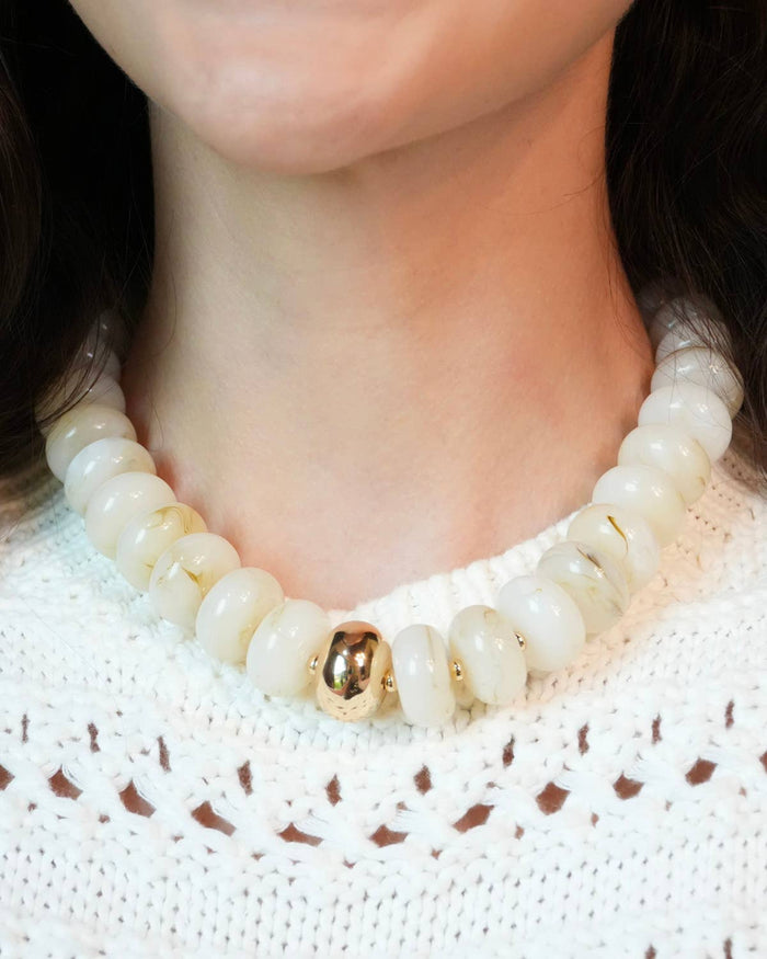 San Sebastian Beaded Resin Necklace: Maroon