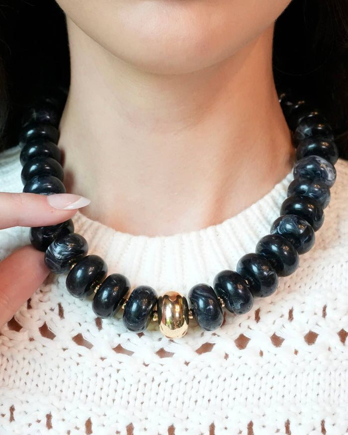 San Sebastian Beaded Resin Necklace: Maroon