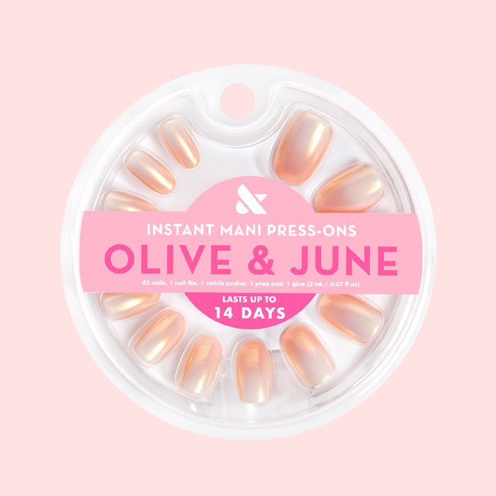 Sunset Gradient - Press-On | Short | Round with peachy golden shimmer gradient short round false nails for easy at-home mani