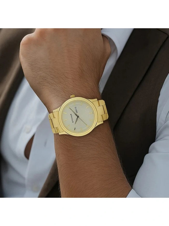 Titan Round Champagne Dial Analog Watch - NU1650YM06