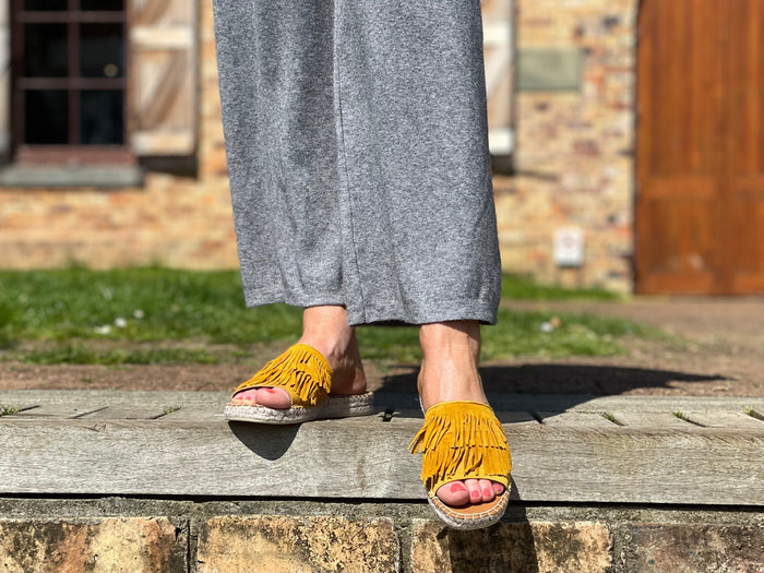 Viguera Clara available in 8 colours